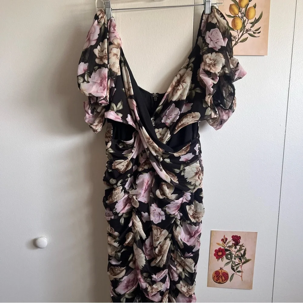 Ruched Floral Dress - Picture 4 of 7